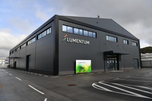 <strong>Lumentum uradno odprl poslovni stavbi v novi obrtni coni Škofljica</strong>